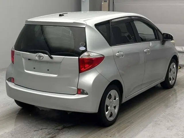 TOYOTA RACTIS 2011 — photo 2