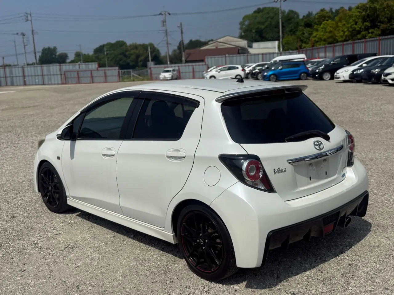 TOYOTA VITZ 2012 — photo 2