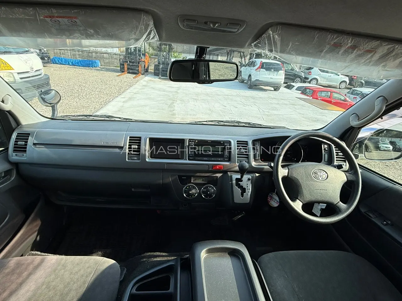 TOYOTA HIACE WAGON 2013 — photo 6
