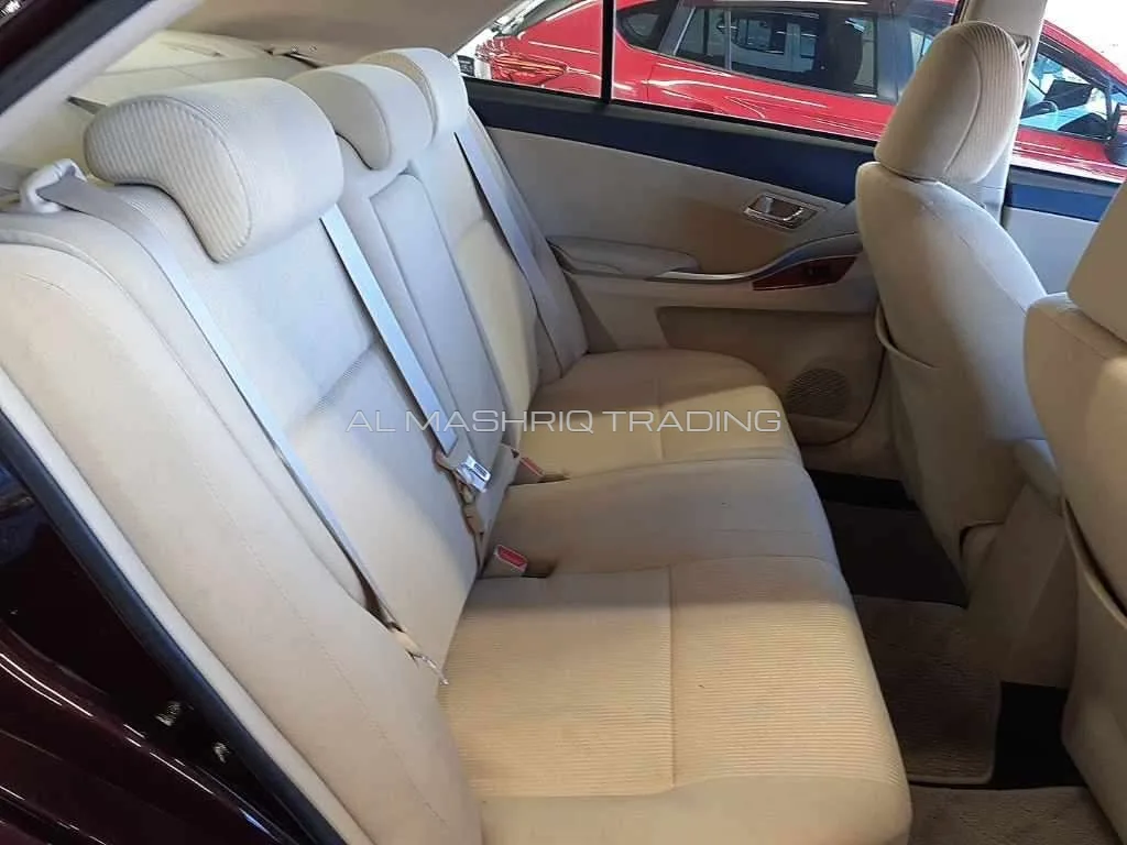 TOYOTA PREMIO 2013 — photo 11
