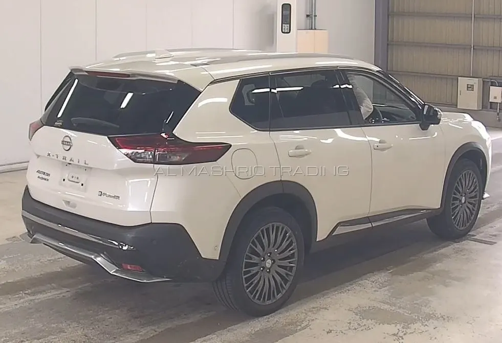 NISSAN X-TRAIL 2023 — photo 2