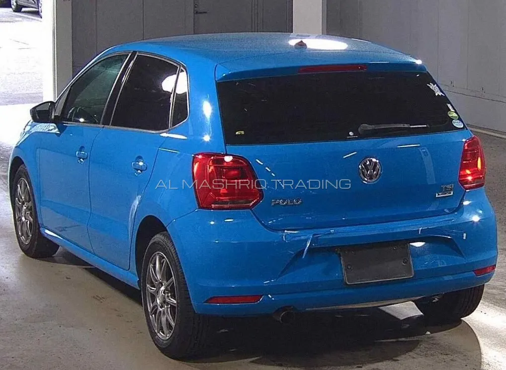 VOLKSWAGEN POLO 2015 — photo 6