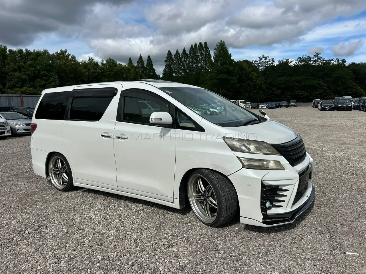 TOYOTA VELFIRE 2011 — photo 2