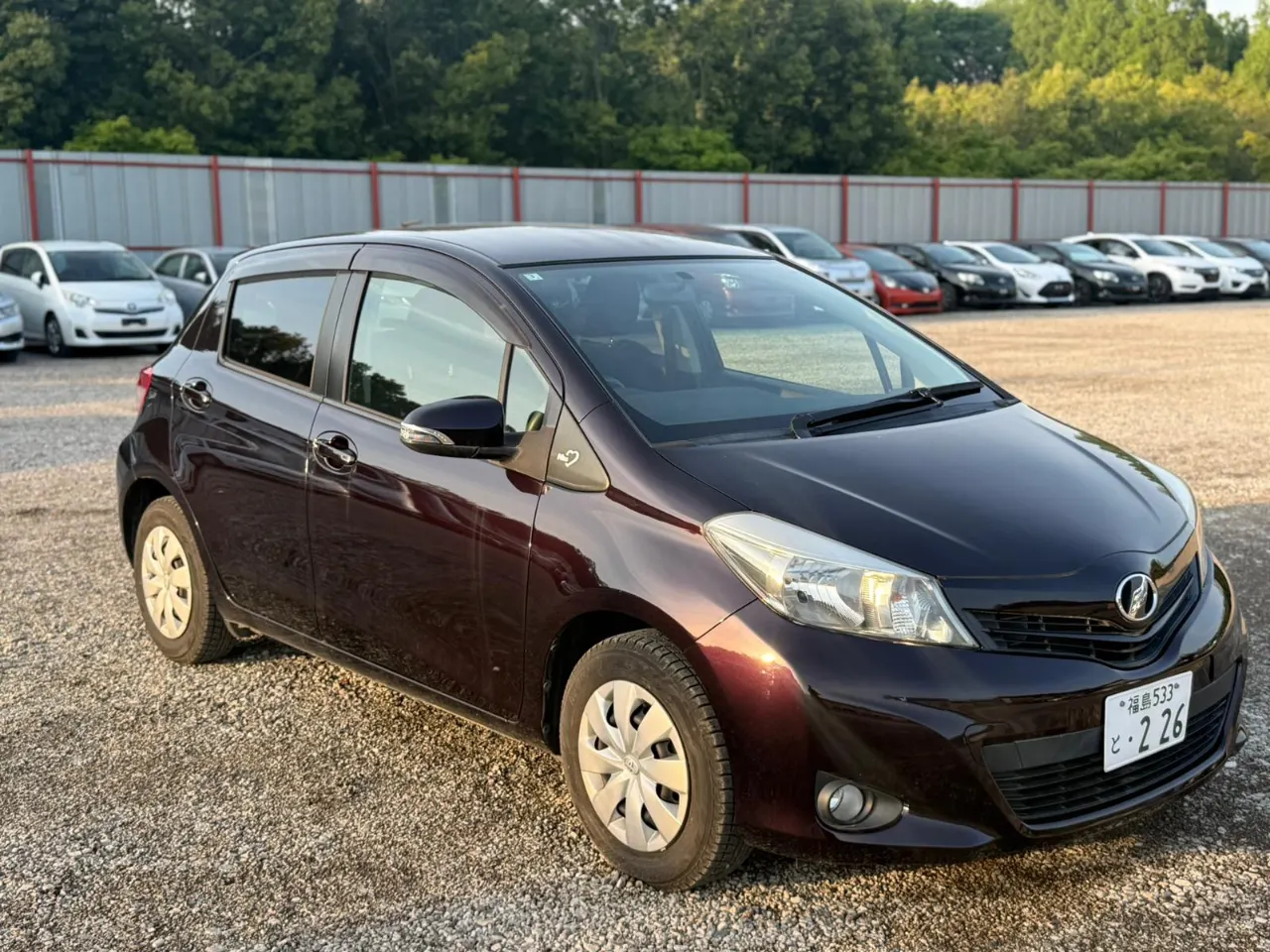 TOYOTA VITZ 2014 — photo 6