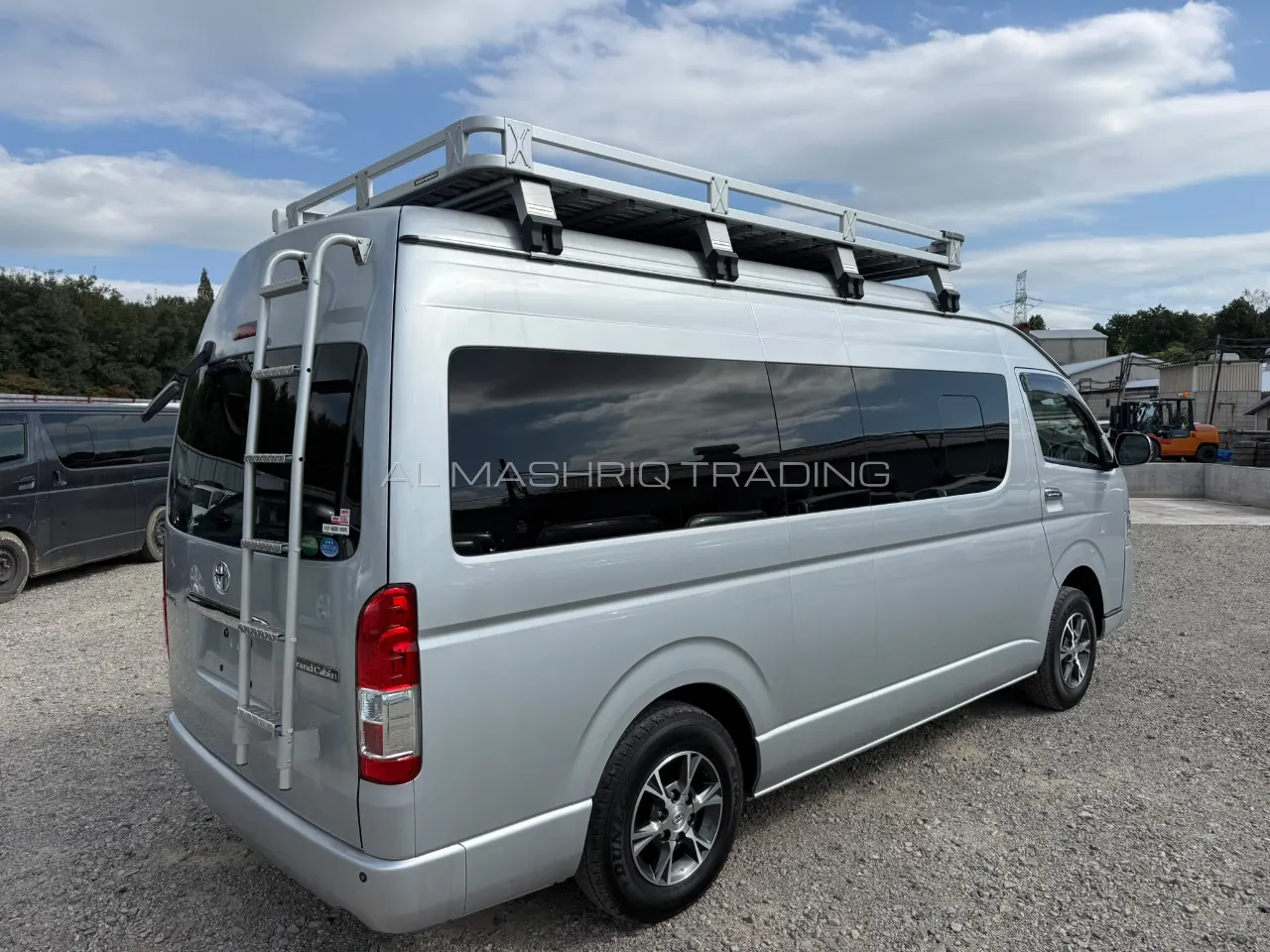 TOYOTA HIACE VAN 2016 — photo 2