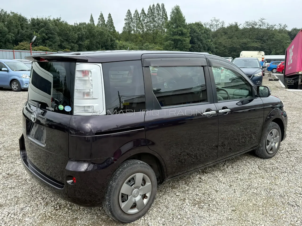 TOYOTA SIENTA 2013 — photo 2