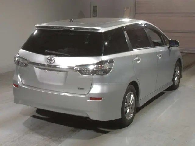 TOYOTA WISH 2015 — photo 2
