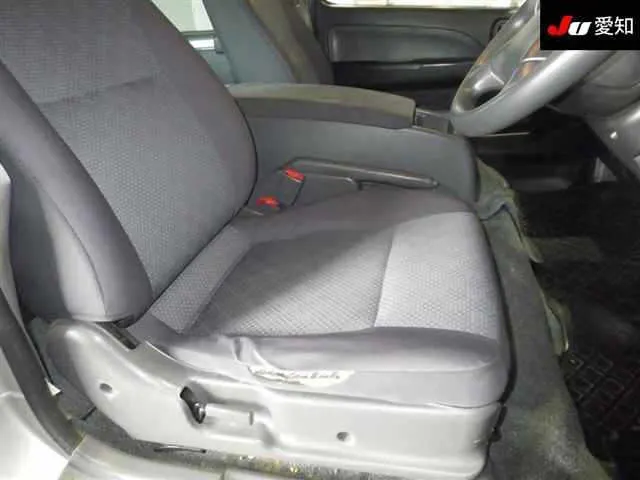 NISSAN CARAVAN 2012 — photo 6