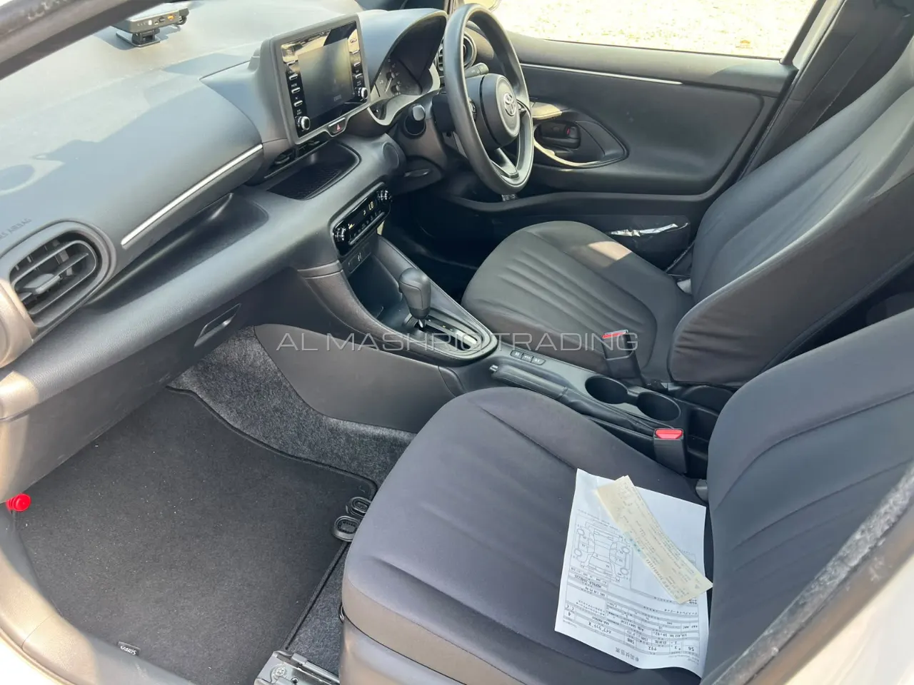 TOYOTA YARIS 2021 — photo 2