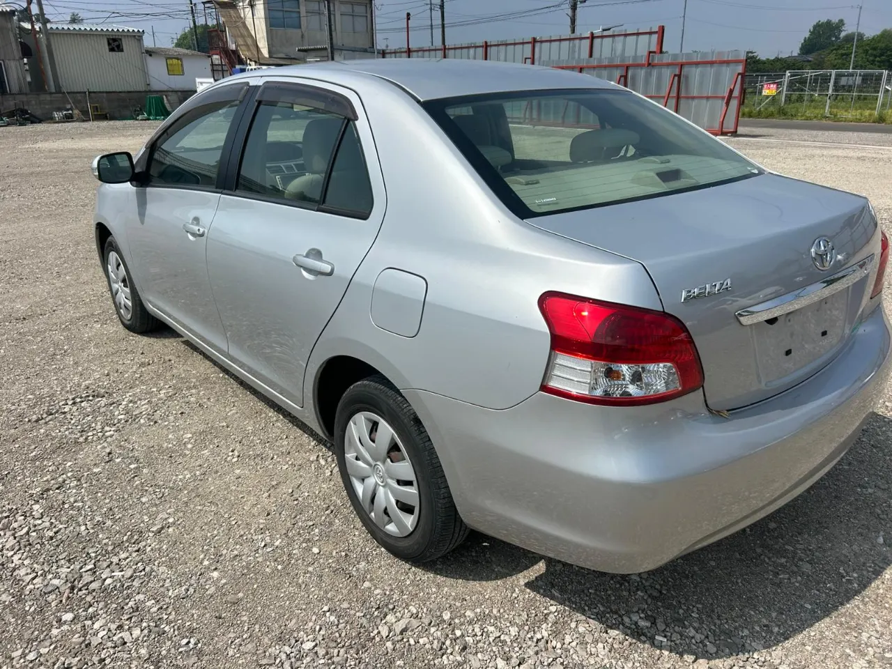 TOYOTA BELTA 2011 — photo 2