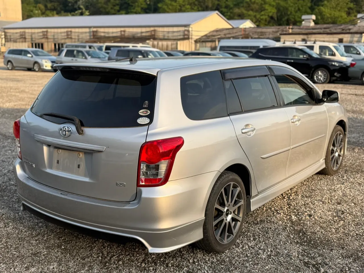 TOYOTA COROLLA FILEDER 2010 — photo 2