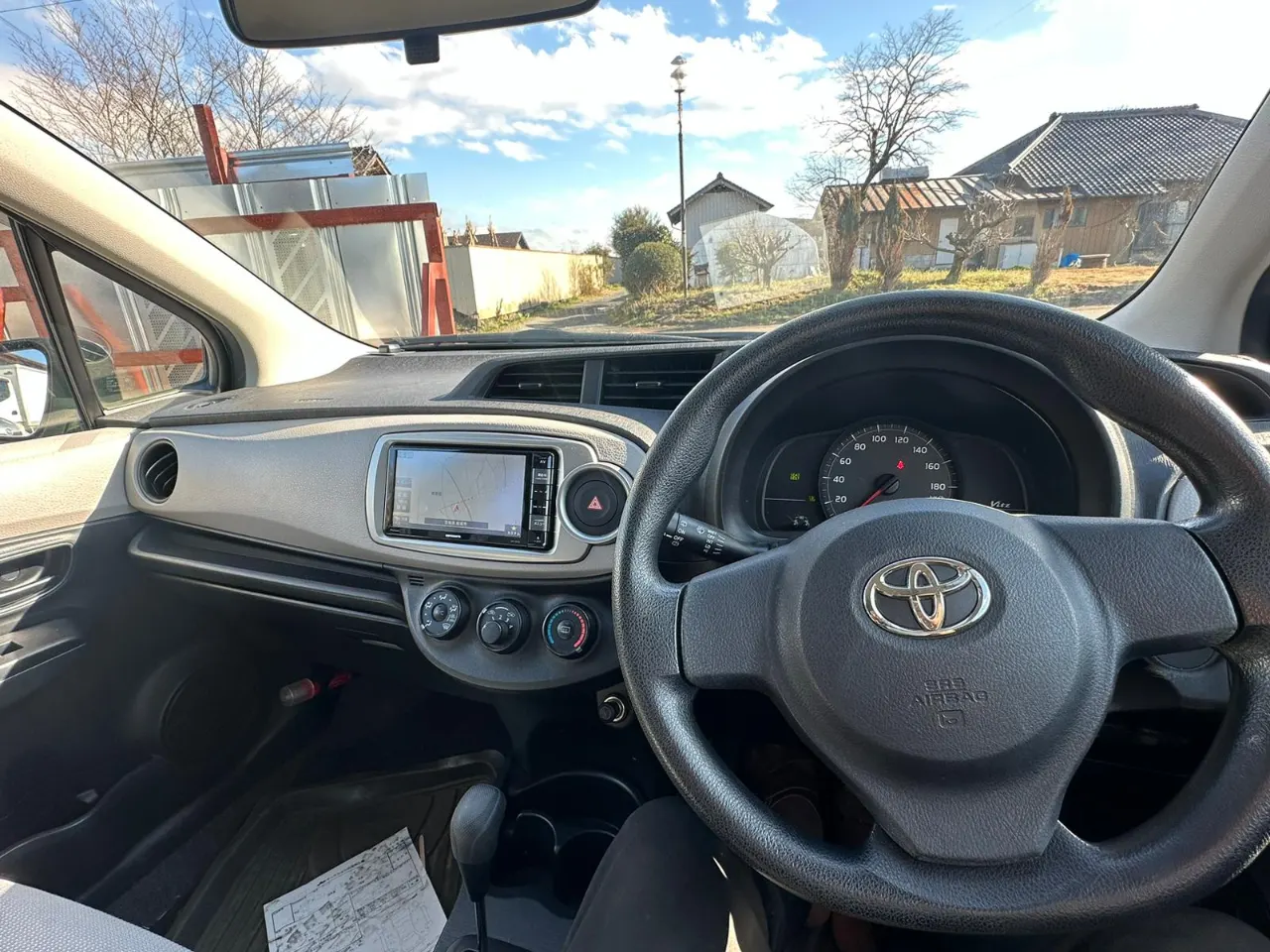 TOYOTA VITZ 2011 — photo 6