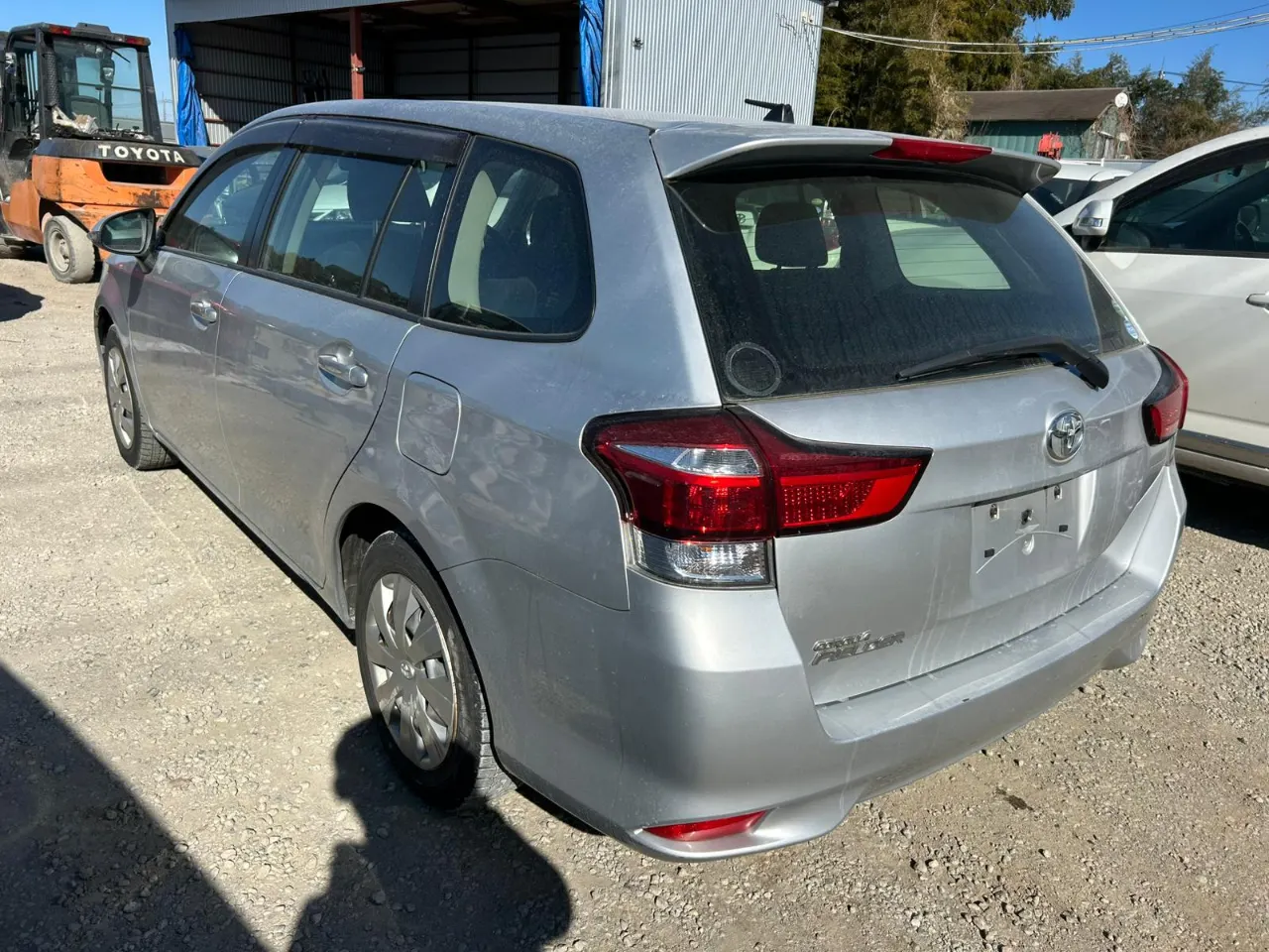 TOYOTA COROLLA FILEDER 2015 — photo 2