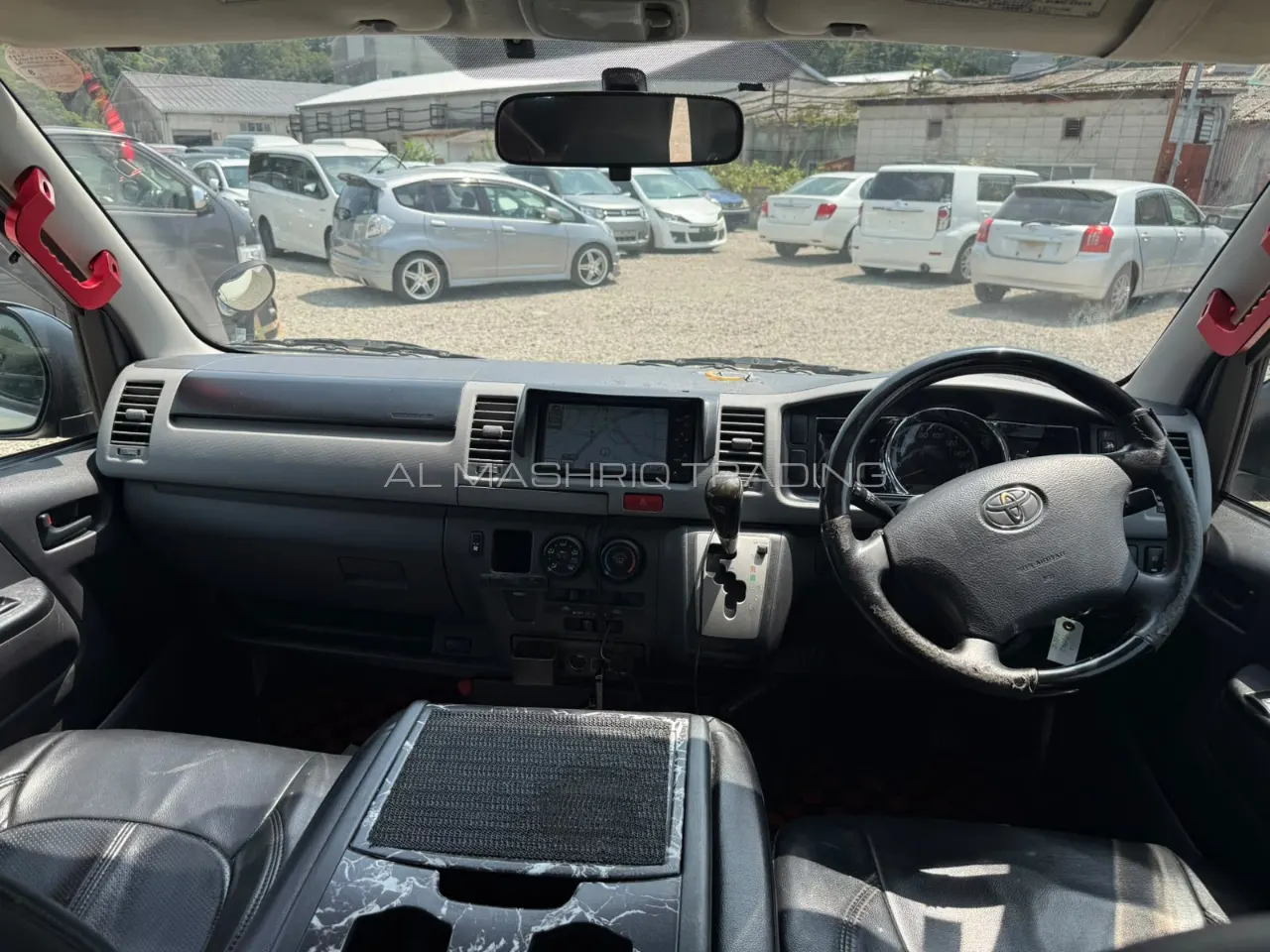 TOYOTA HIACE VAN 2011 — photo 6