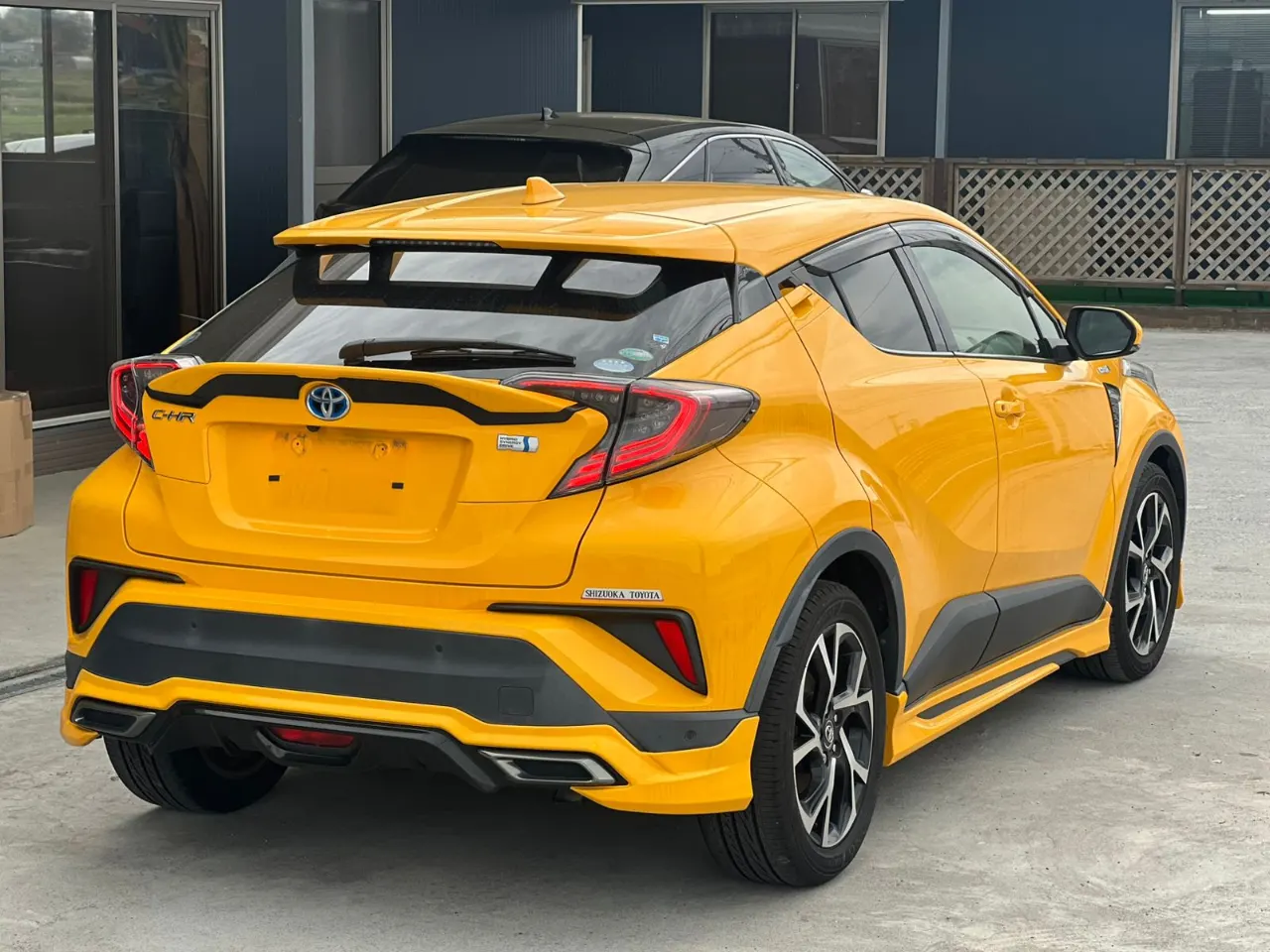 TOYOTA C-HR 2017 — photo 6