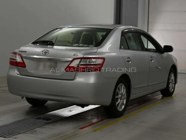 TOYOTA PREMIO 2012 — photo 2