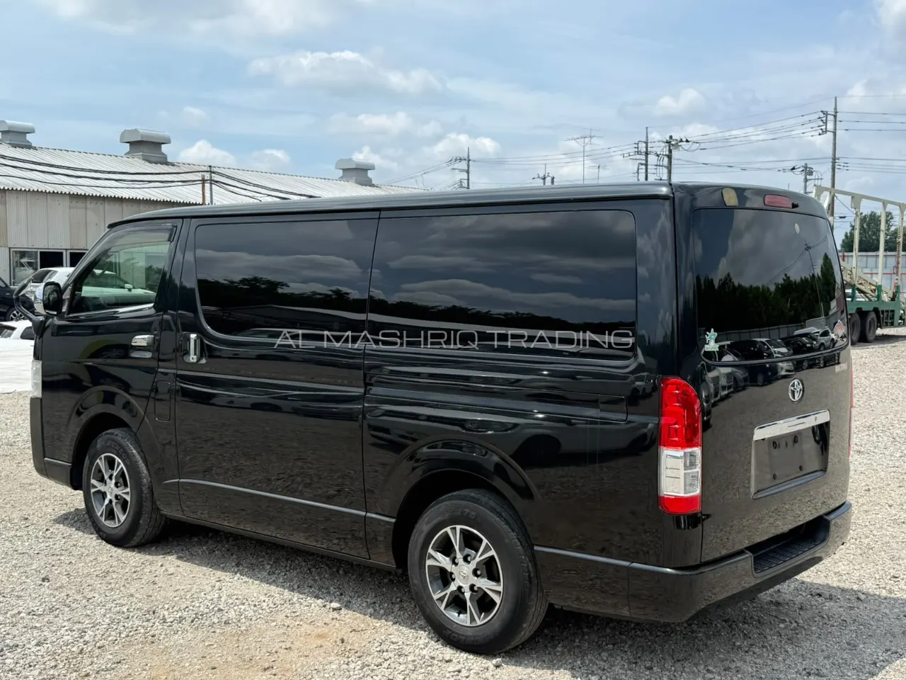 TOYOTA HIACE VAN 2017 — photo 2