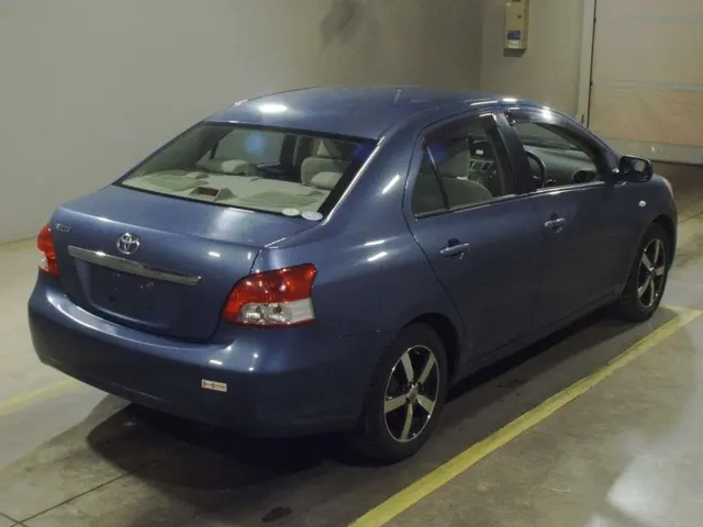 TOYOTA BELTA 2007 — photo 2