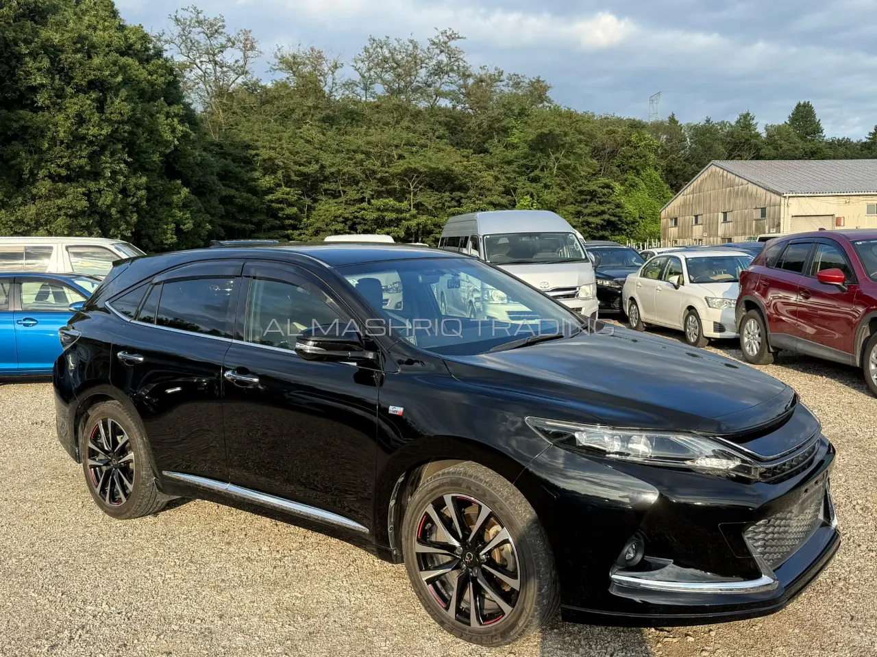 TOYOTA HARRIER 2017 — photo 2