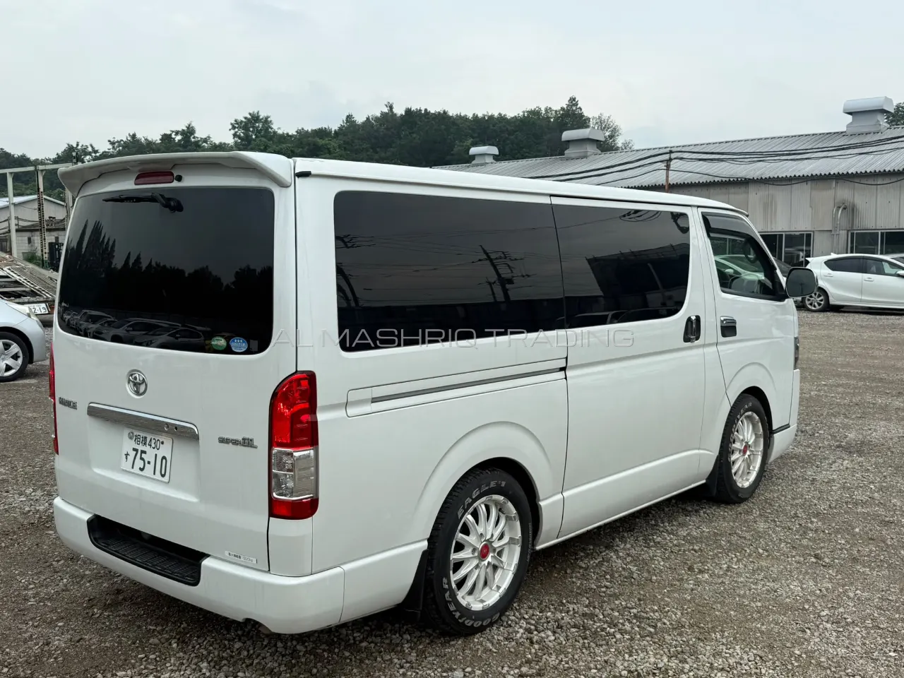 TOYOTA HIACE VAN 2017 — photo 2