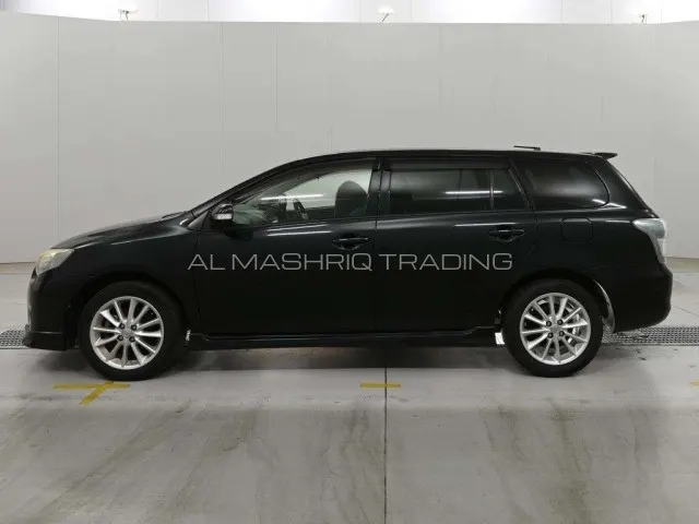 TOYOTA COROLLA FILEDER 2011 — photo 2