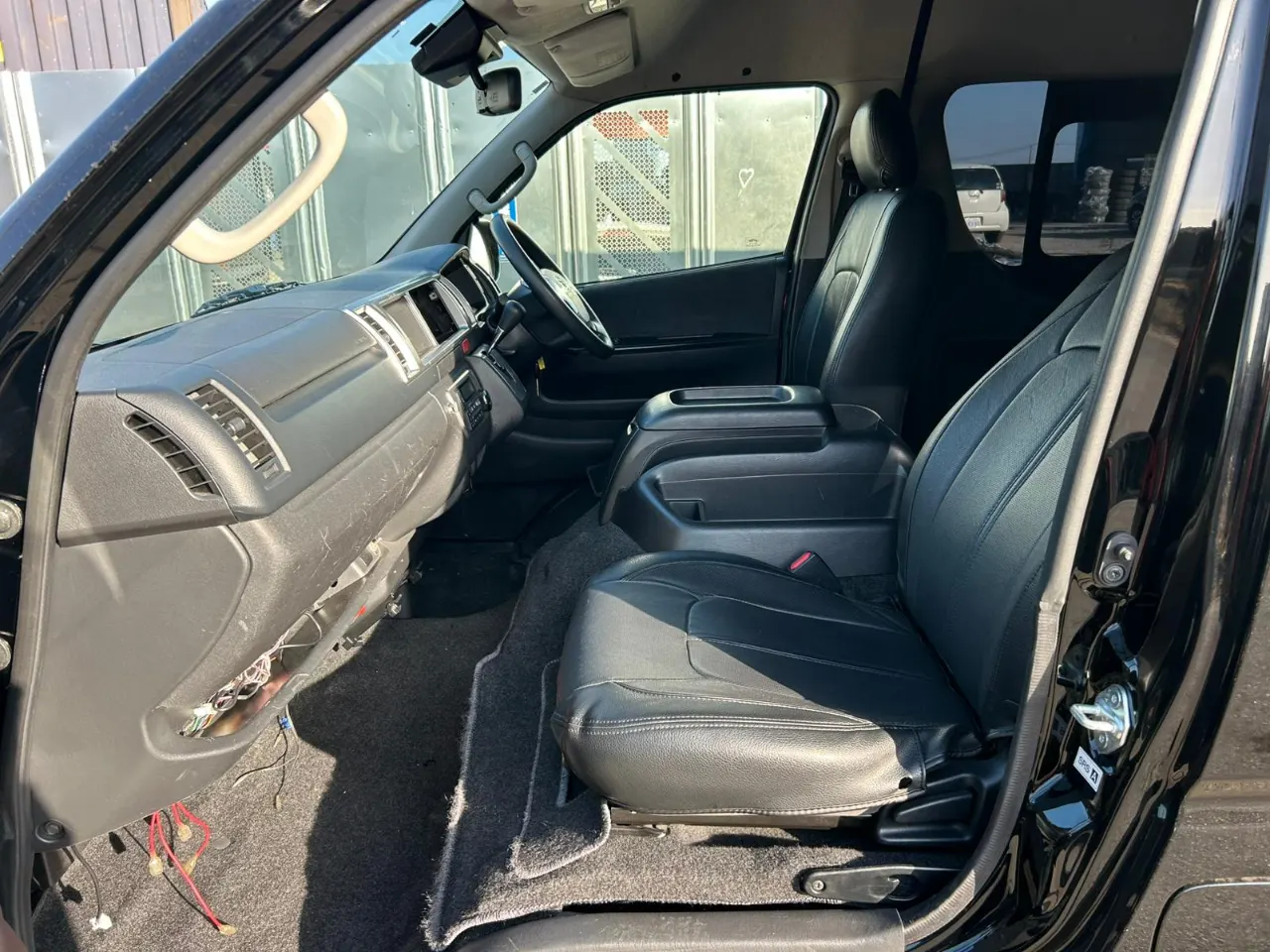 TOYOTA HIACE WAGON 2018 — photo 6