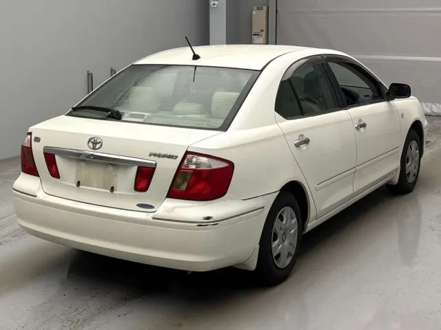 TOYOTA PREMIO 2004 — photo 2