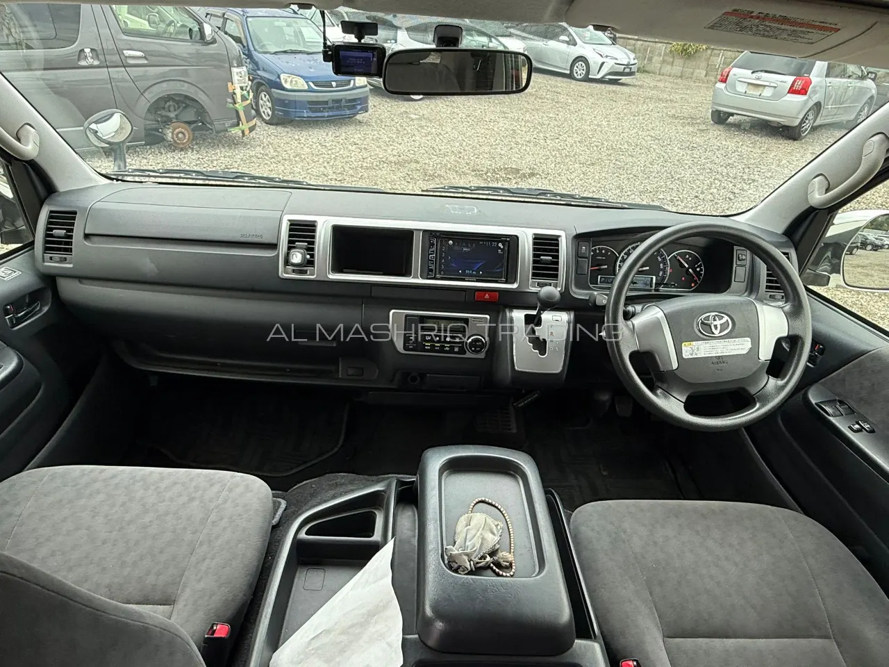 TOYOTA HIACE VAN 2017 — photo 6