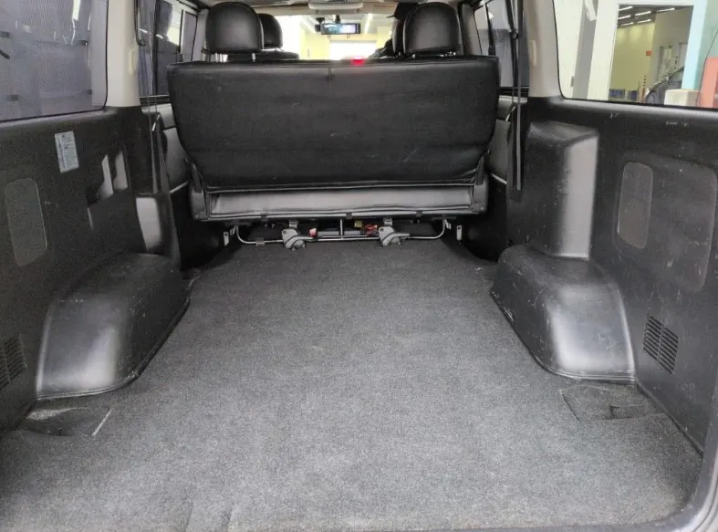 TOYOTA HIACE VAN 2012 — photo 6
