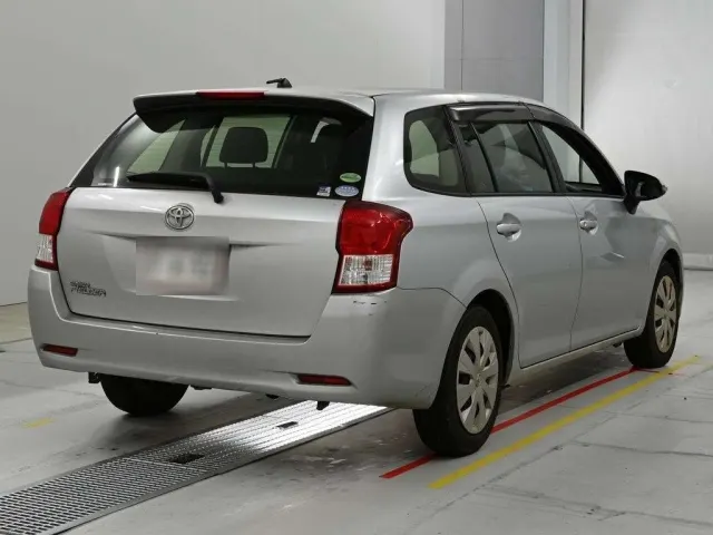 TOYOTA COROLLA FILEDER 2013 — photo 2