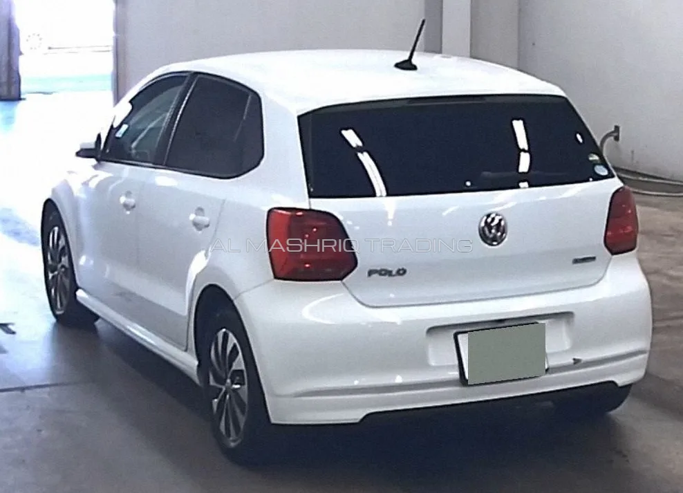 VOLKSWAGEN POLO 2016 — photo 6