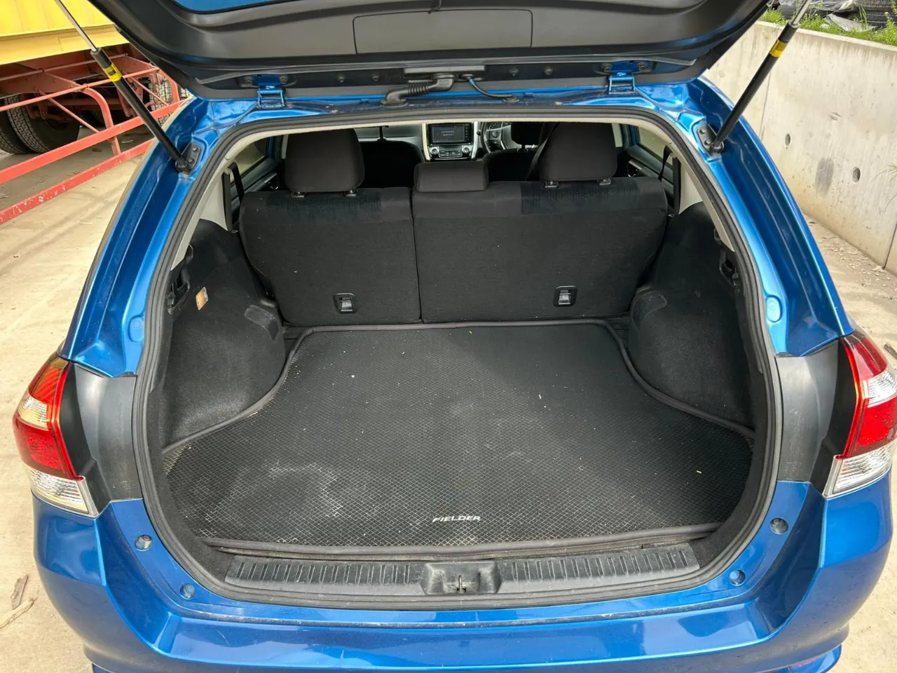 TOYOTA COROLLA FILEDER 2016 — photo 5