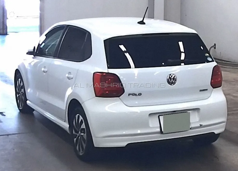 VOLKSWAGEN POLO 2016 — photo 6