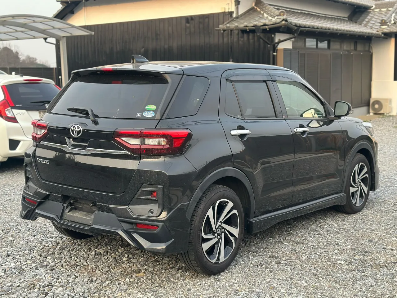 TOYOTA RAIZE 2021 — photo 2