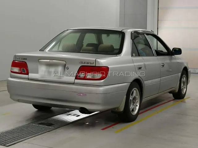 TOYOTA CARINA 2001 — photo 2