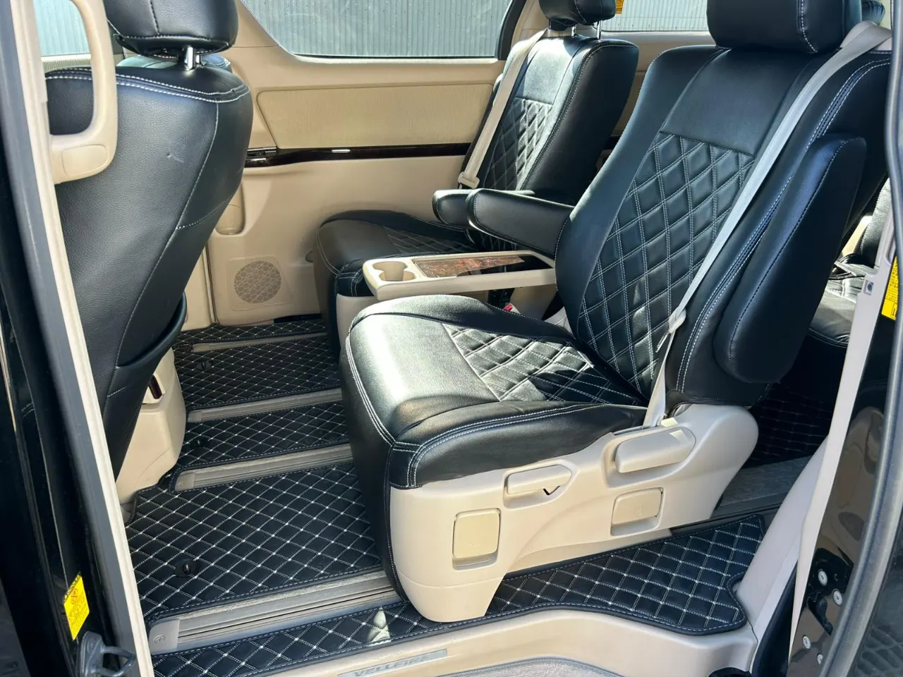TOYOTA VELFIRE 2012 — photo 6