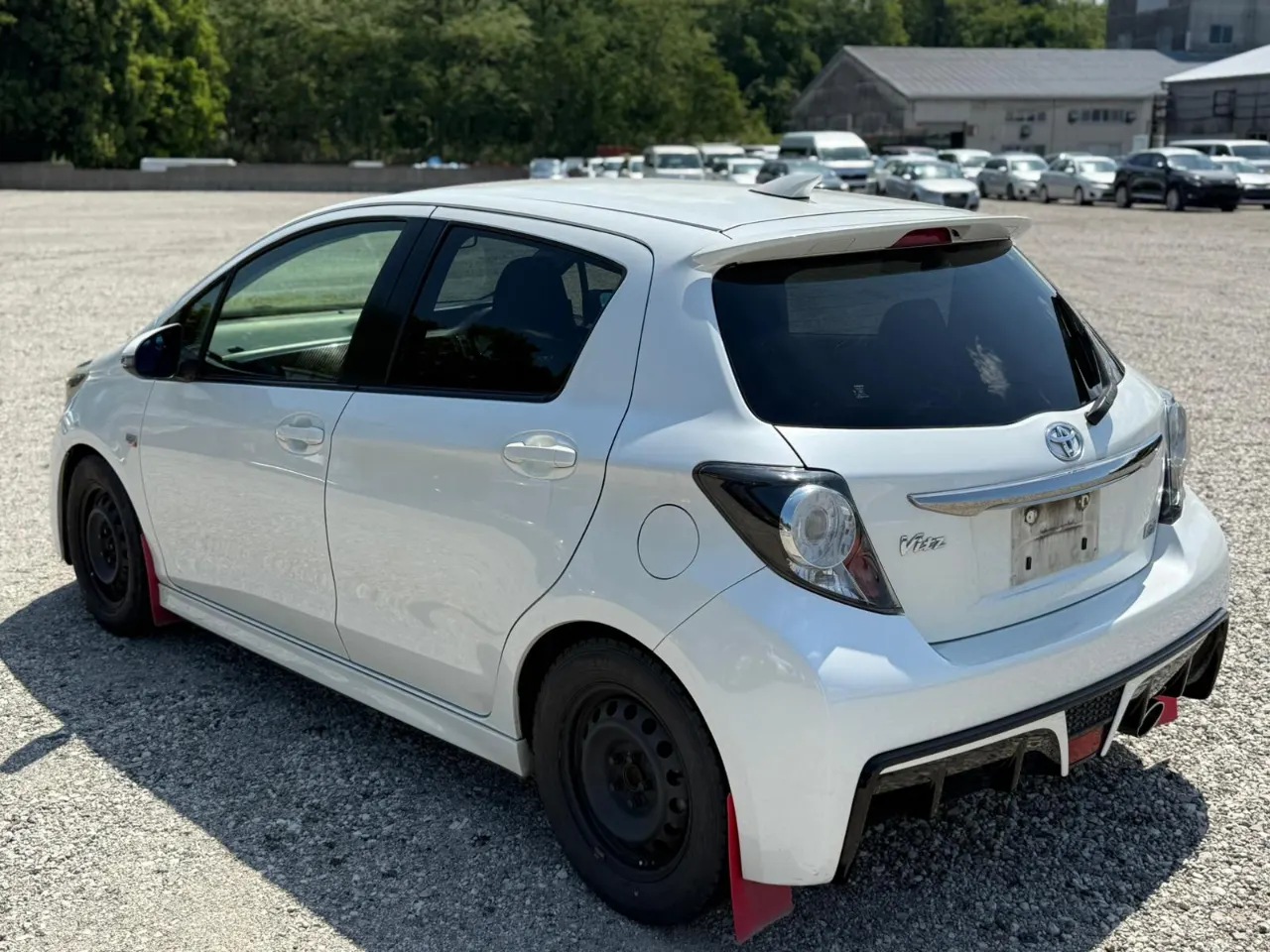 TOYOTA VITZ 2014 — photo 2