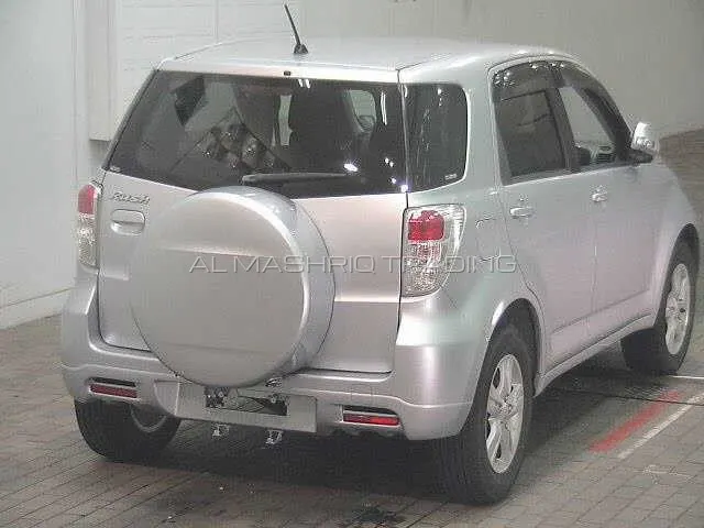 TOYOTA RUSH 2014 — photo 2