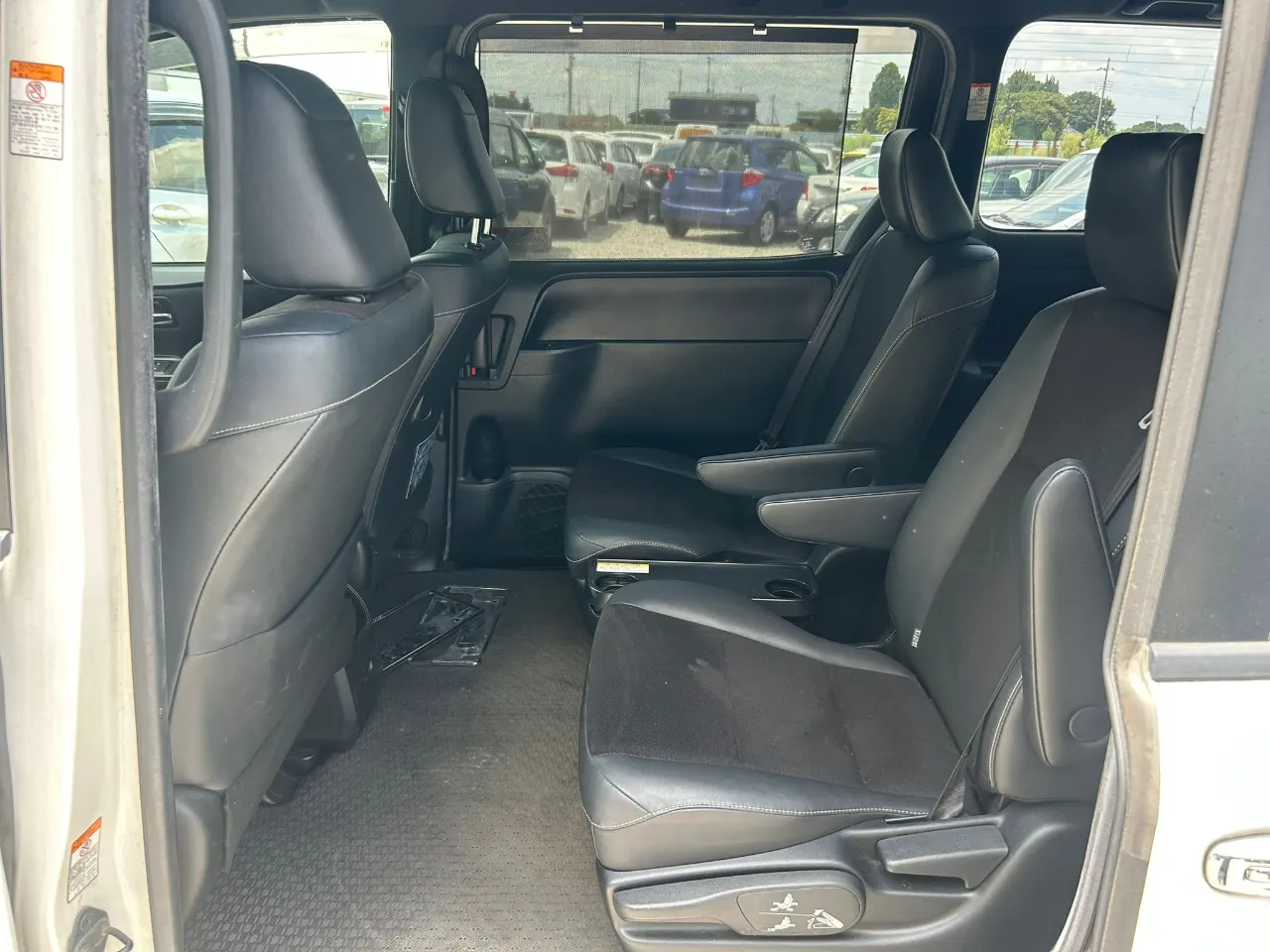 TOYOTA NOAH 2016 — photo 6