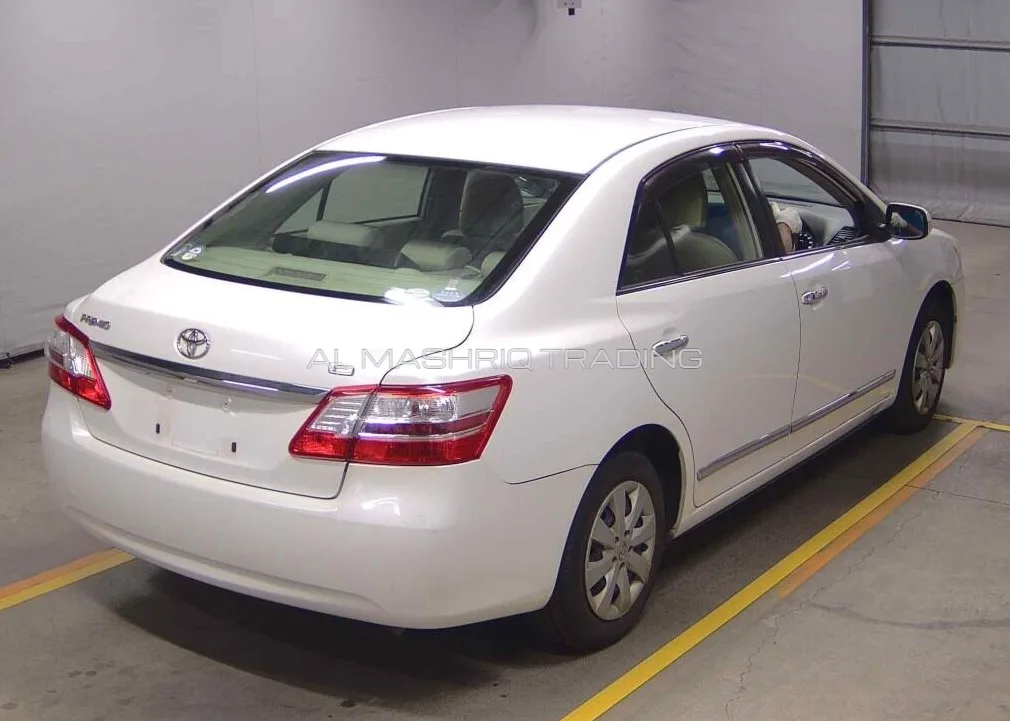 TOYOTA PREMIO 2012 — photo 2