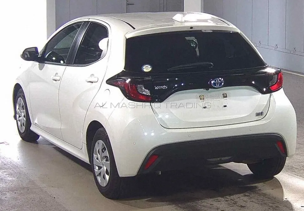 TOYOTA YARIS 2022 — photo 2