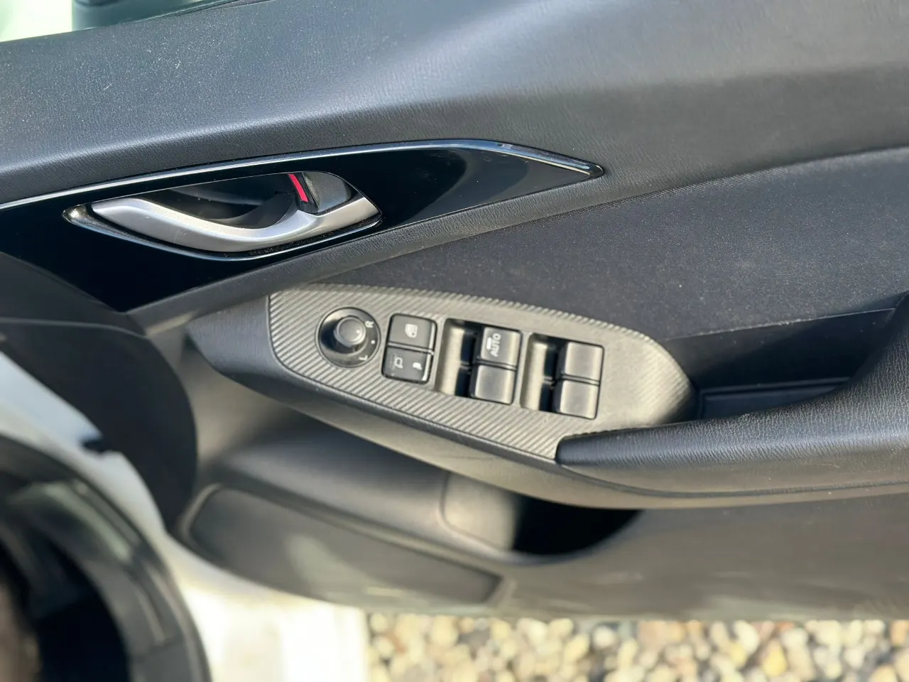 MAZDA AXELA 2015 — photo 6