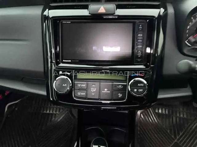 TOYOTA COROLLA FILEDER 2015 — photo 6