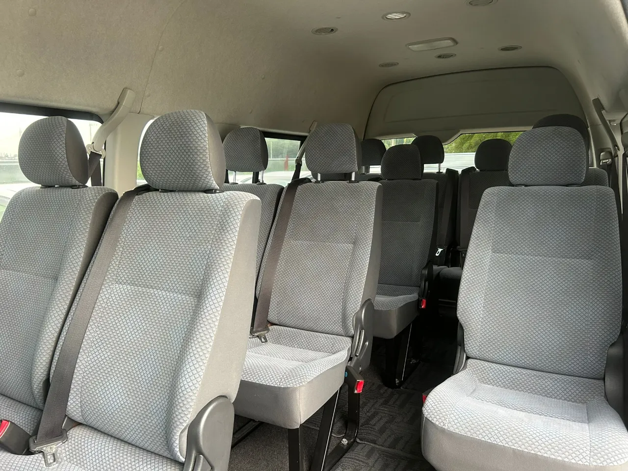 TOYOTA HIACE VAN 2013 — photo 6