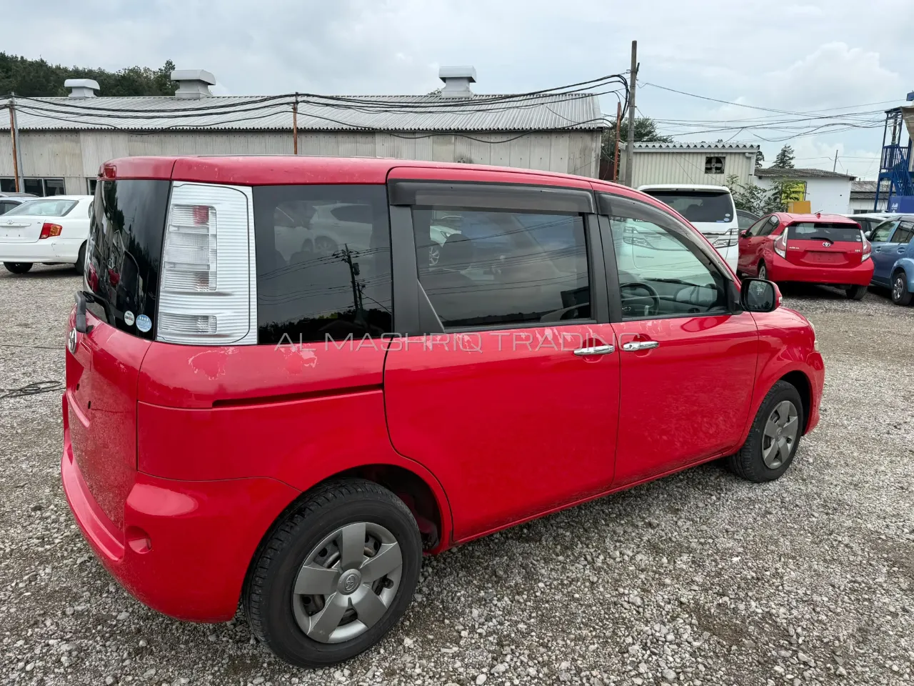 TOYOTA SIENTA 2011 — photo 2