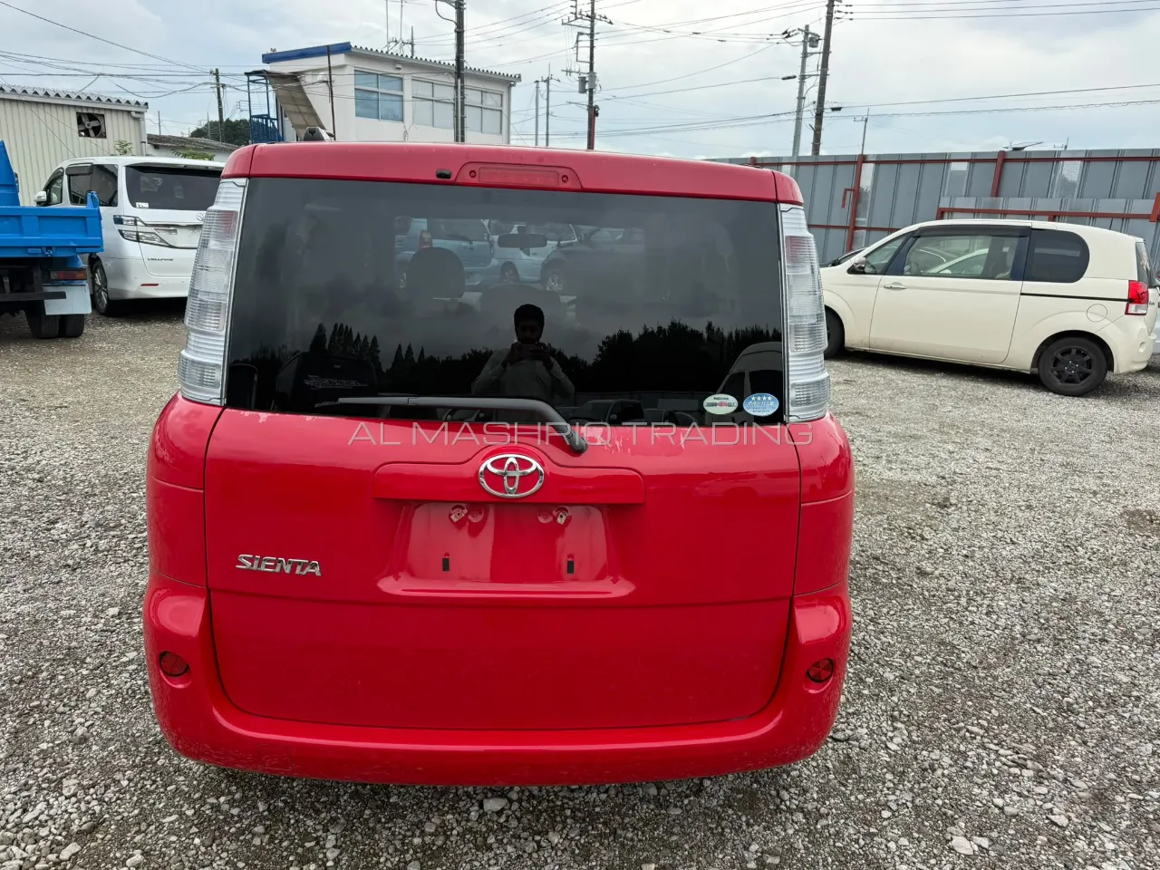 TOYOTA SIENTA 2011 — photo 6
