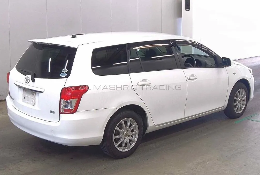 TOYOTA COROLLA FILEDER 2011 — photo 2