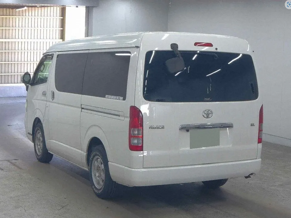 TOYOTA HIACE VAN 2010 — photo 5