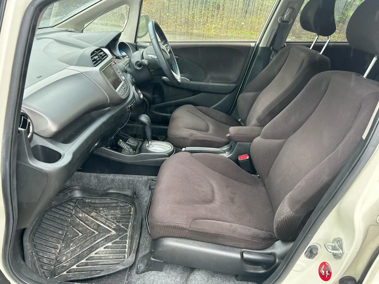HONDA FIT 2012 — photo 6
