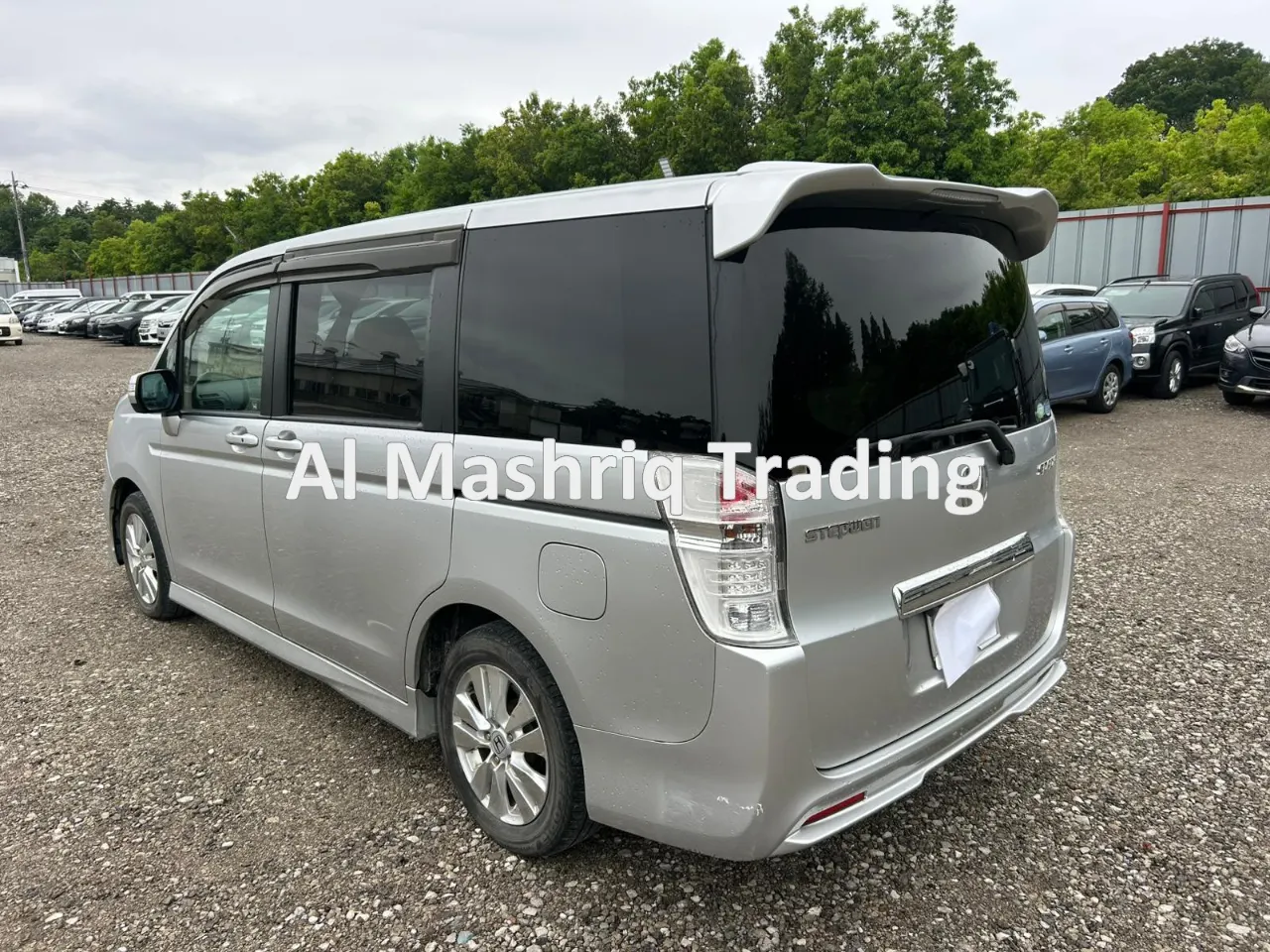 HONDA STEP WAGON 2010 — photo 6